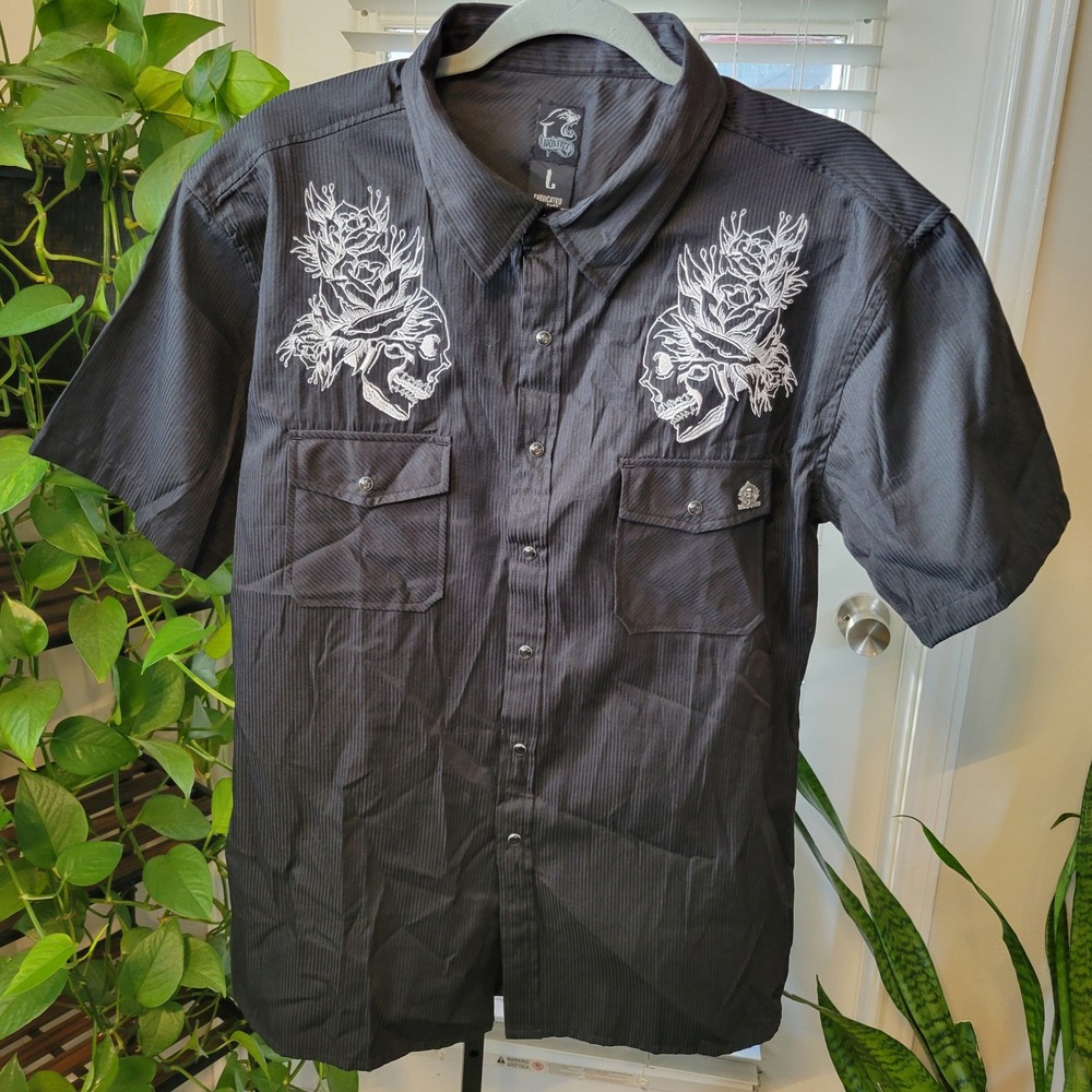 Iron Fist Mens Black Skull Rose Embroidered Short Sleeve Snap Button Shirt L